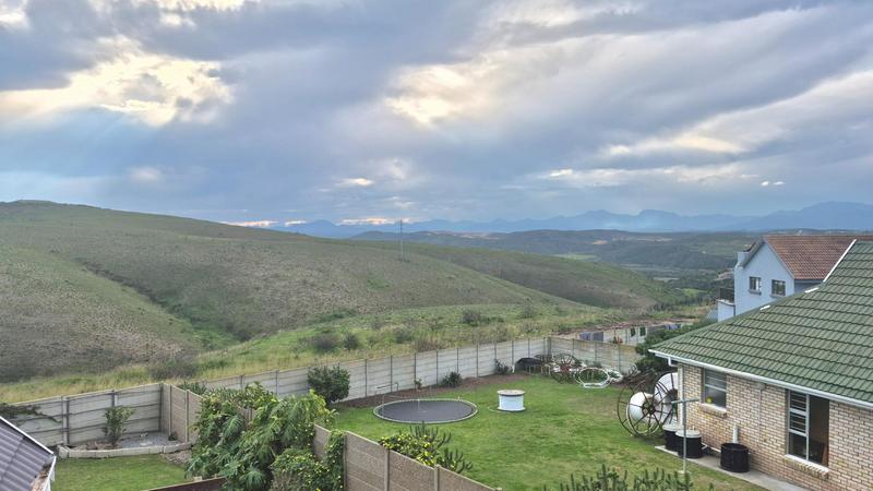 4 Bedroom Property for Sale in Hartenbos Heuwels Western Cape
